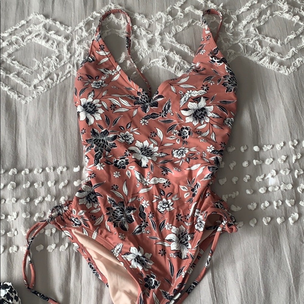 Swimming suit